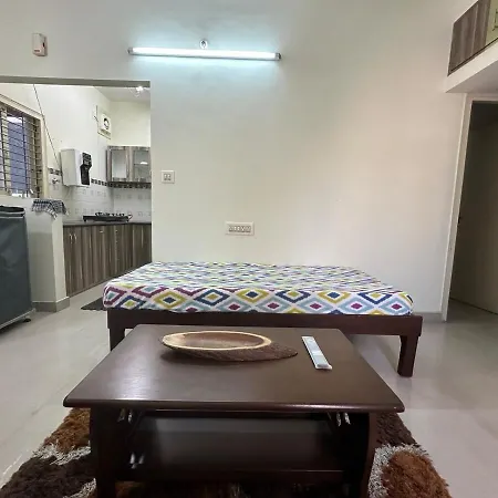 Ferienwohnung 1,5Bhk Near Iimb On 1St Floor